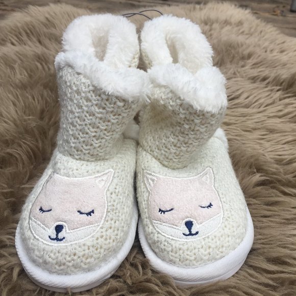 NWT Joe Fresh white fox winter slippers - size 9/10 - Picture 2 of 6